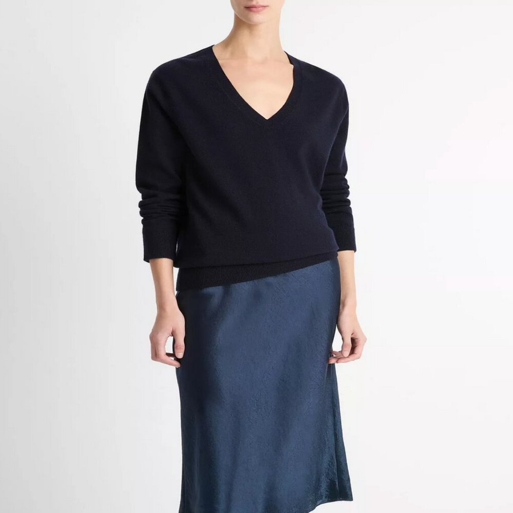 VINCE Cashmere Weekend V-Neck Sweater Women's Cashmere XL Coastal (Navy Blue)